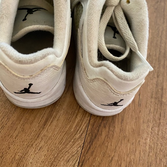 Child’s size 11 White Jordan’s - Picture 3 of 3